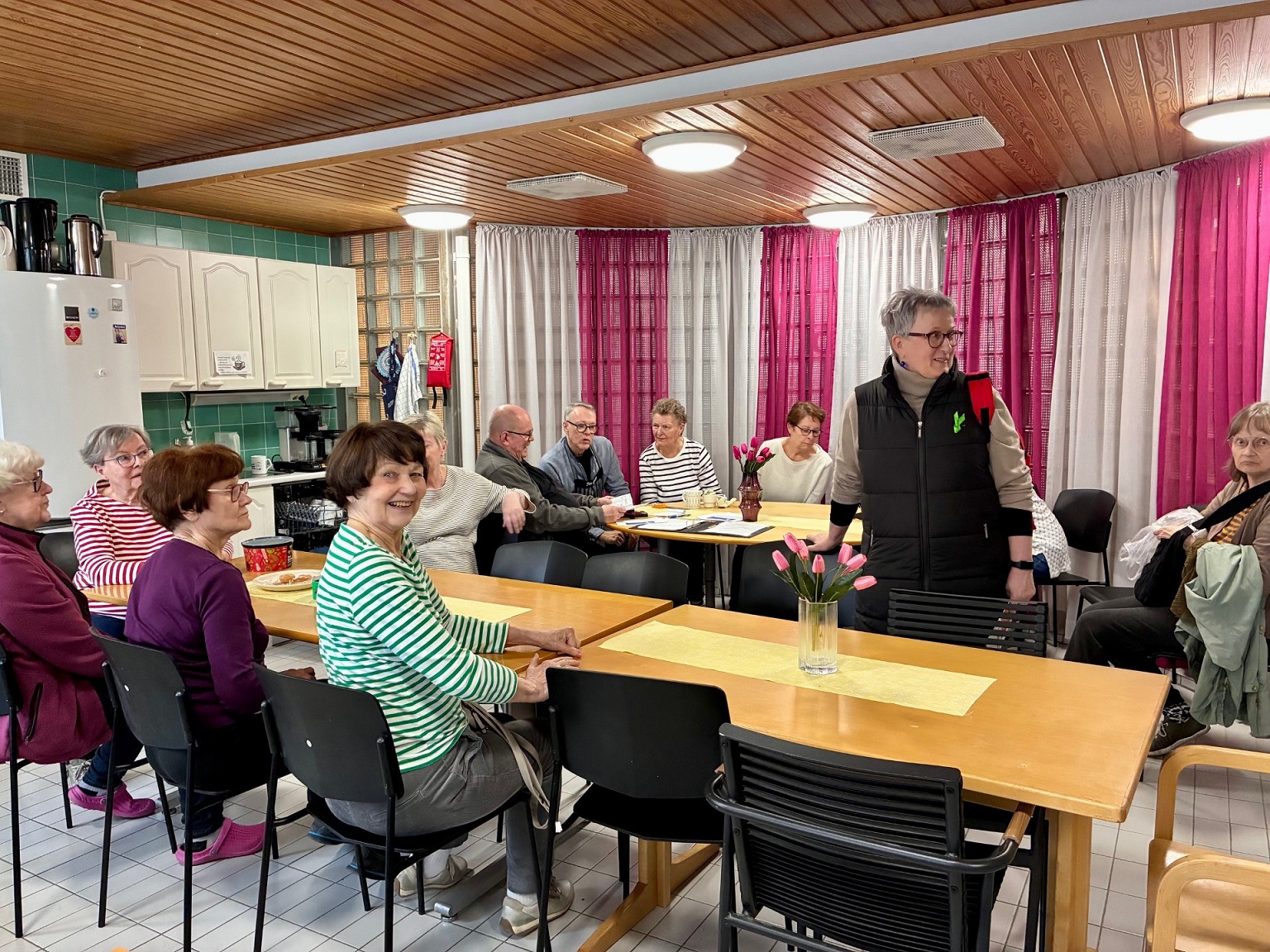 Kotilinnasäätiön Vellamonkodin kerhohuoe, EN Asu vierailu 16.4.2026